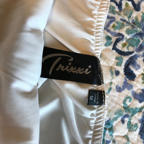 Lace Romper - Picture 2 of 4